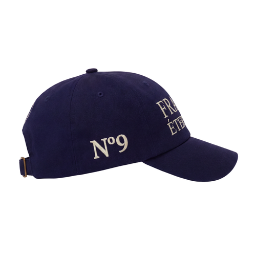 Casquette Fière Mine — côté droit avec drapeau français brodé